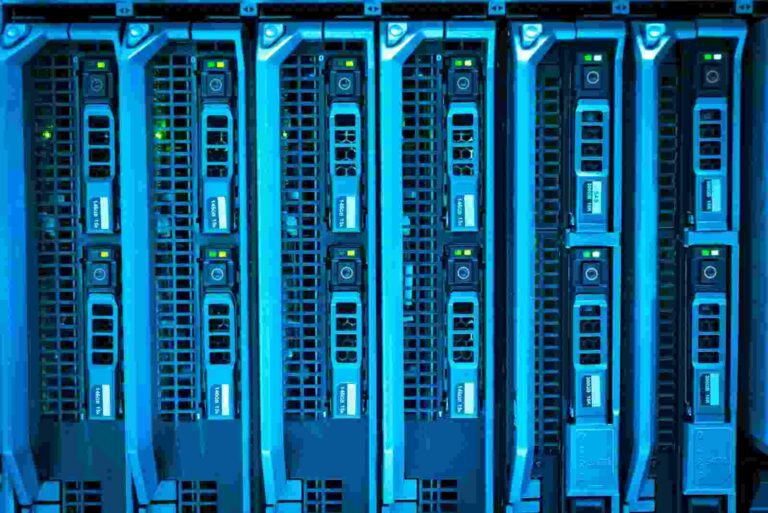 FEATURED_o-of-box-server-illuminated-on-blue