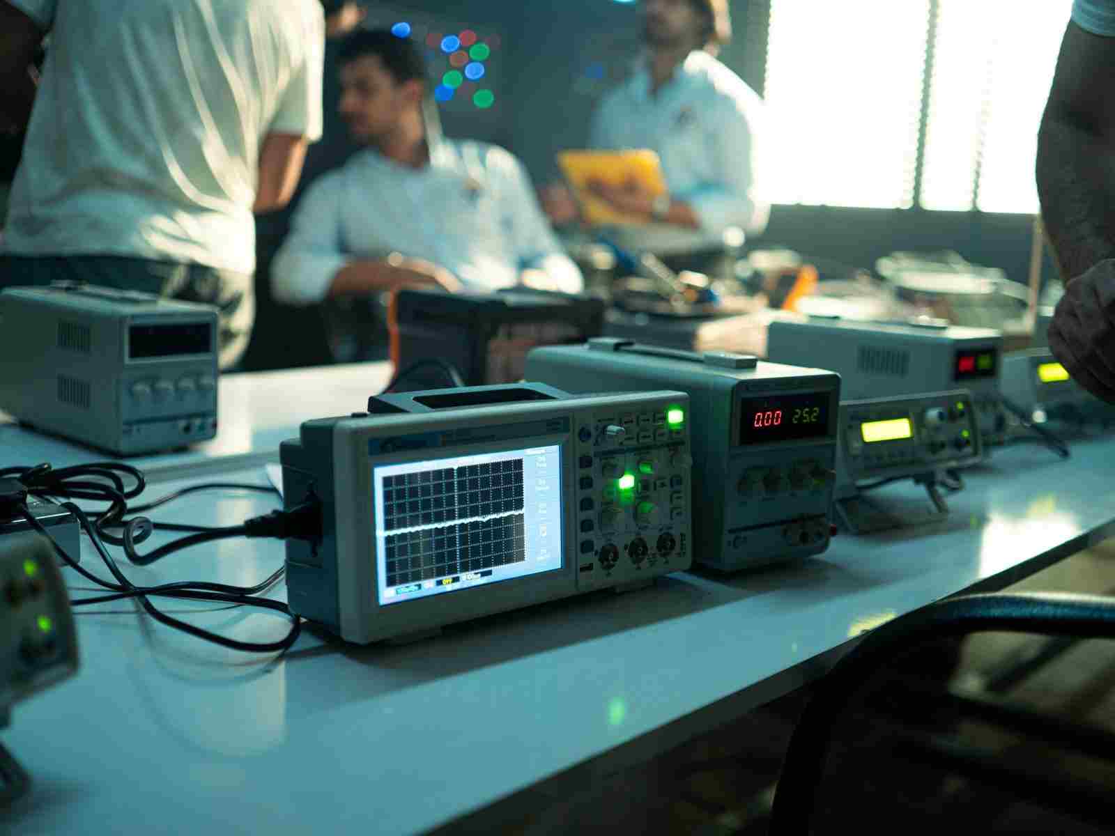 FEATURED_o-of-electronics-lab-with-oscilloscopes-and-en