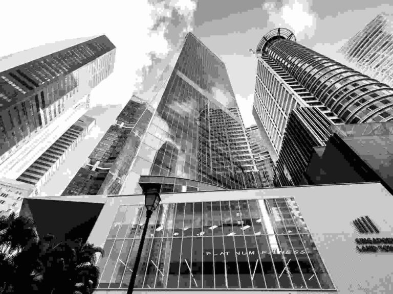 FEATURED_o-of-modern-singapore-skyscrapers-in-black-and
