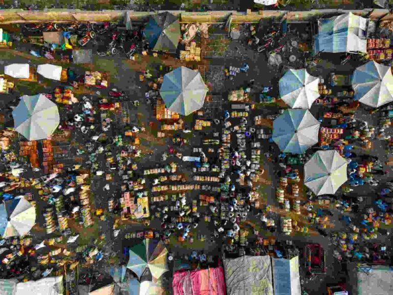 FEATURED_o-of-vibrant-outdoor-market-in-punjab-from-a