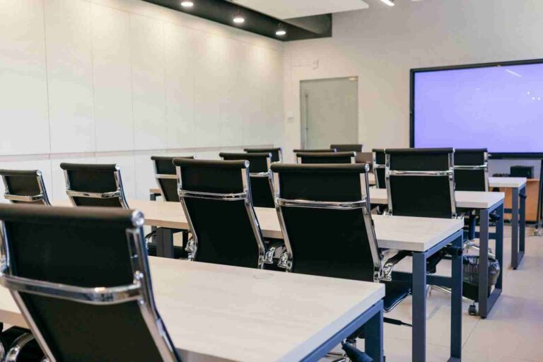 FEATURED_oto-9300726